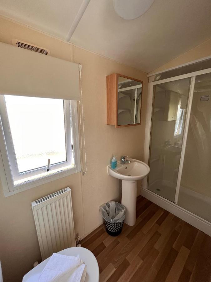 Contemporary Caravan At Newquay Holiday Park Exterior foto