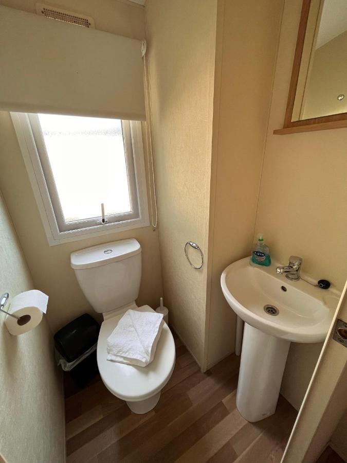 Contemporary Caravan At Newquay Holiday Park Exterior foto