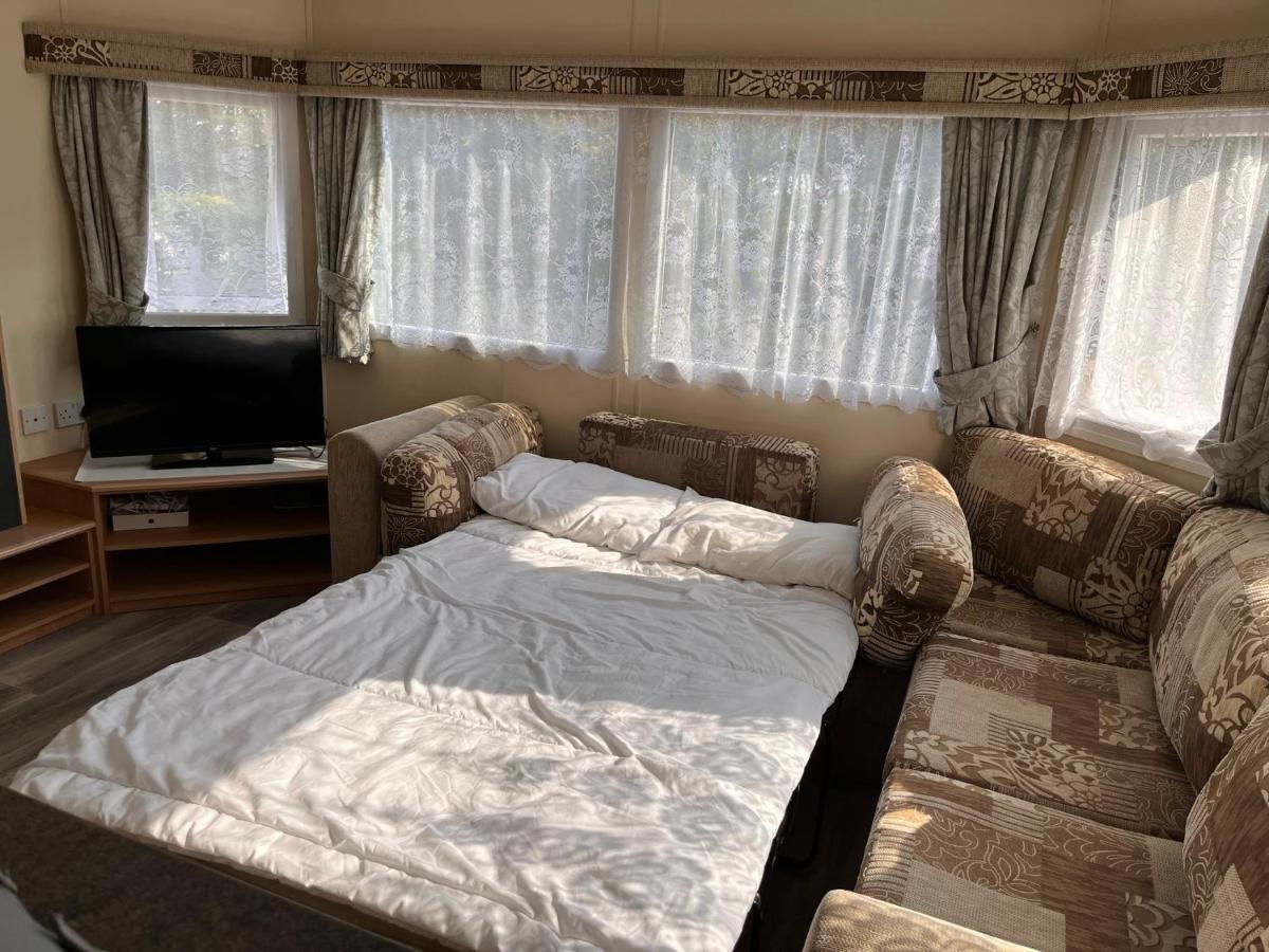 Contemporary Caravan At Newquay Holiday Park Exterior foto