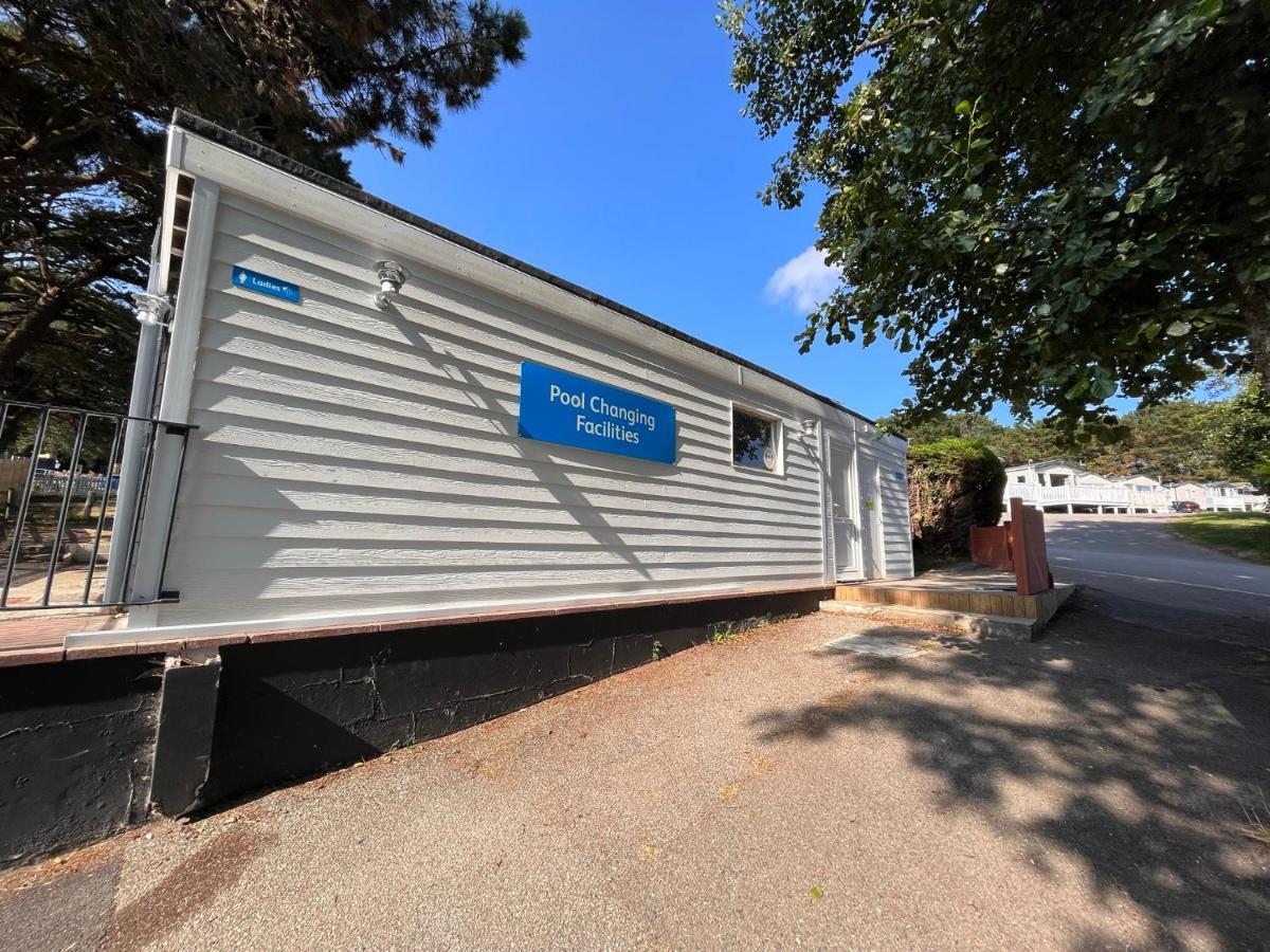 Contemporary Caravan At Newquay Holiday Park Exterior foto
