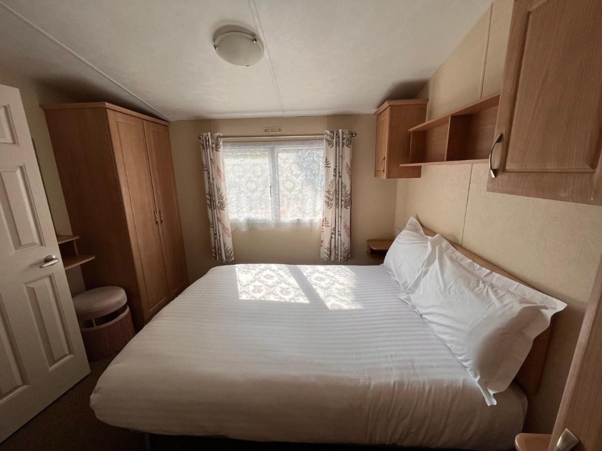Contemporary Caravan At Newquay Holiday Park Exterior foto
