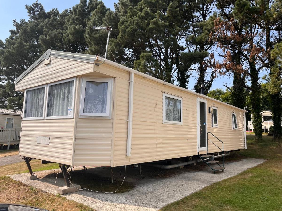 Contemporary Caravan At Newquay Holiday Park Exterior foto