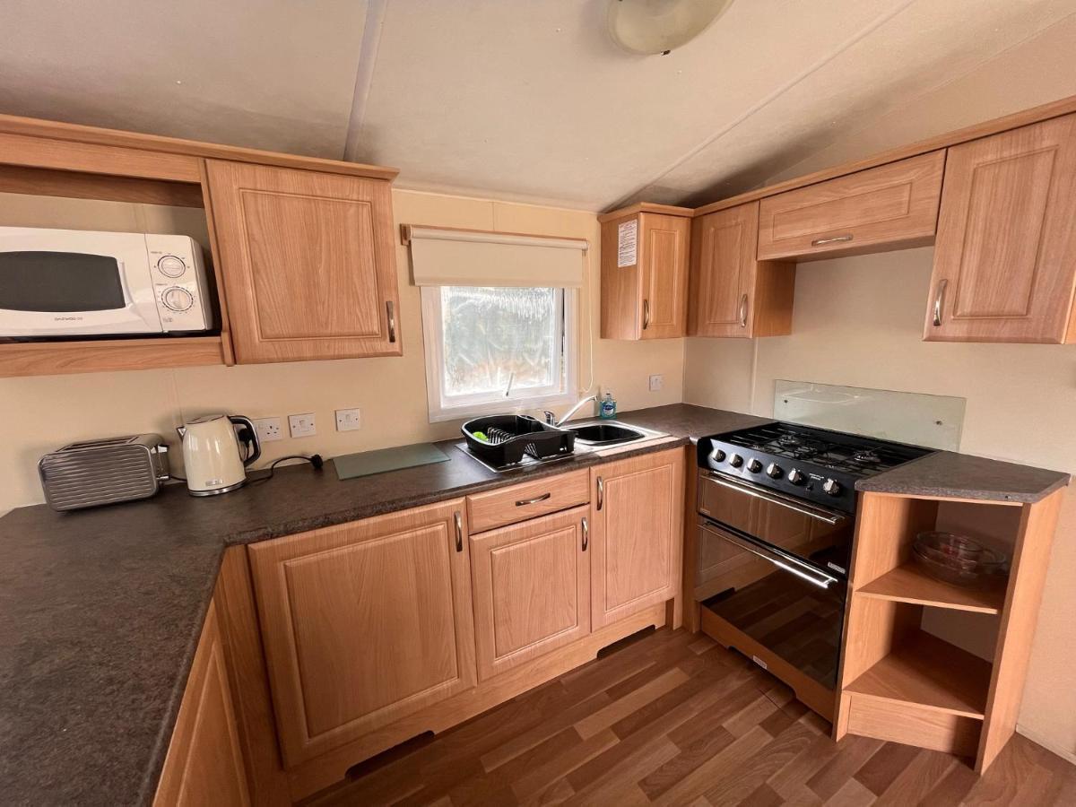 Contemporary Caravan At Newquay Holiday Park Exterior foto